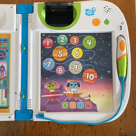 Leap Frog learning tablet with stylus homeschool teaching kids - Picture 4 of 8